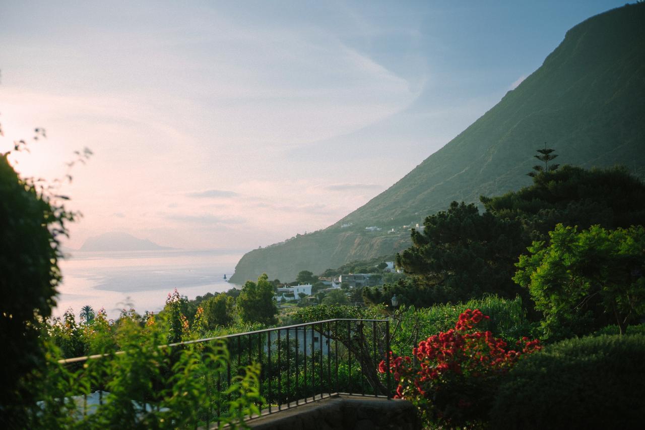 Hotel Ravesi Malfa  Exteriör bild
